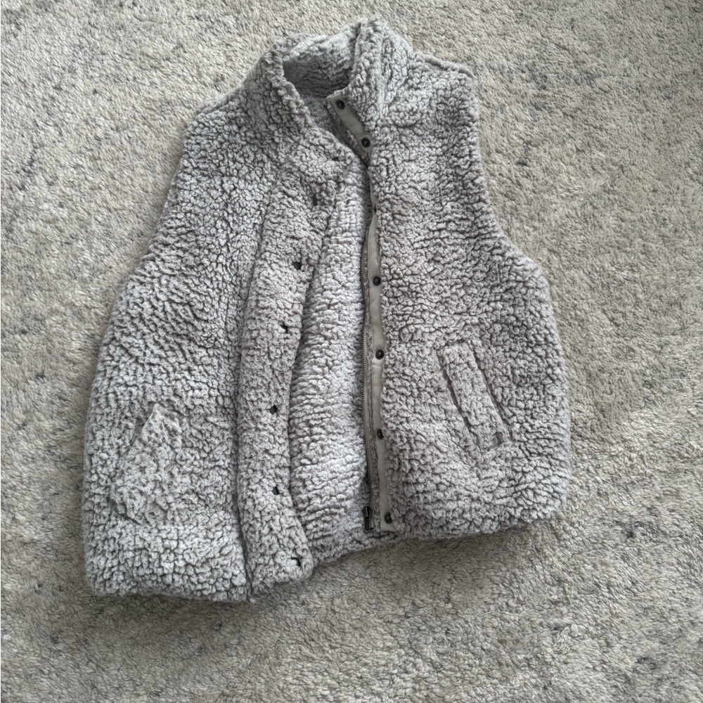 Francesca's Collections Gray Sherpa Vest